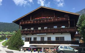 Ferienwohnung Maria Im Landhaus Christina